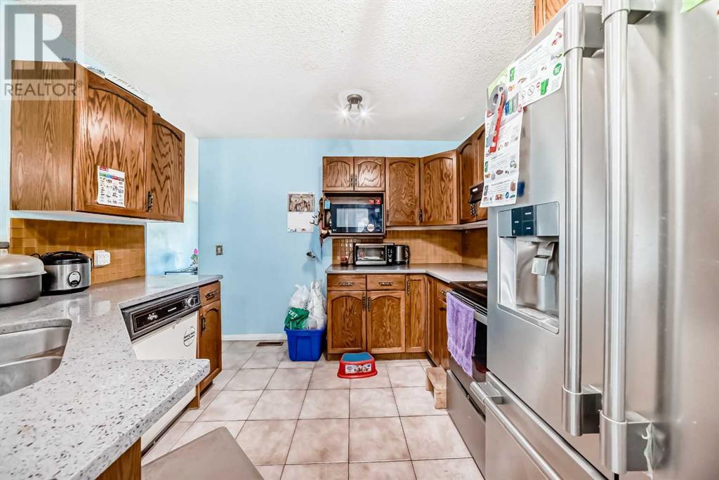 Single Family House for Sale in  Applewood Drive SE Applewood Park Calgary 