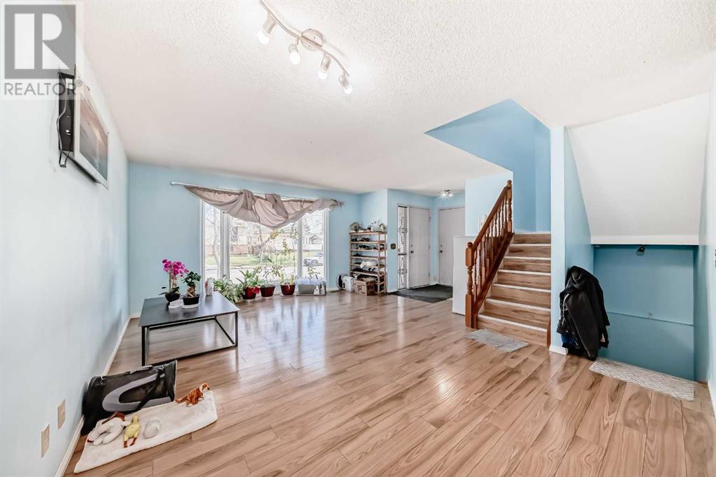 Single Family House for Sale in  Applewood Drive SE Applewood Park Calgary 