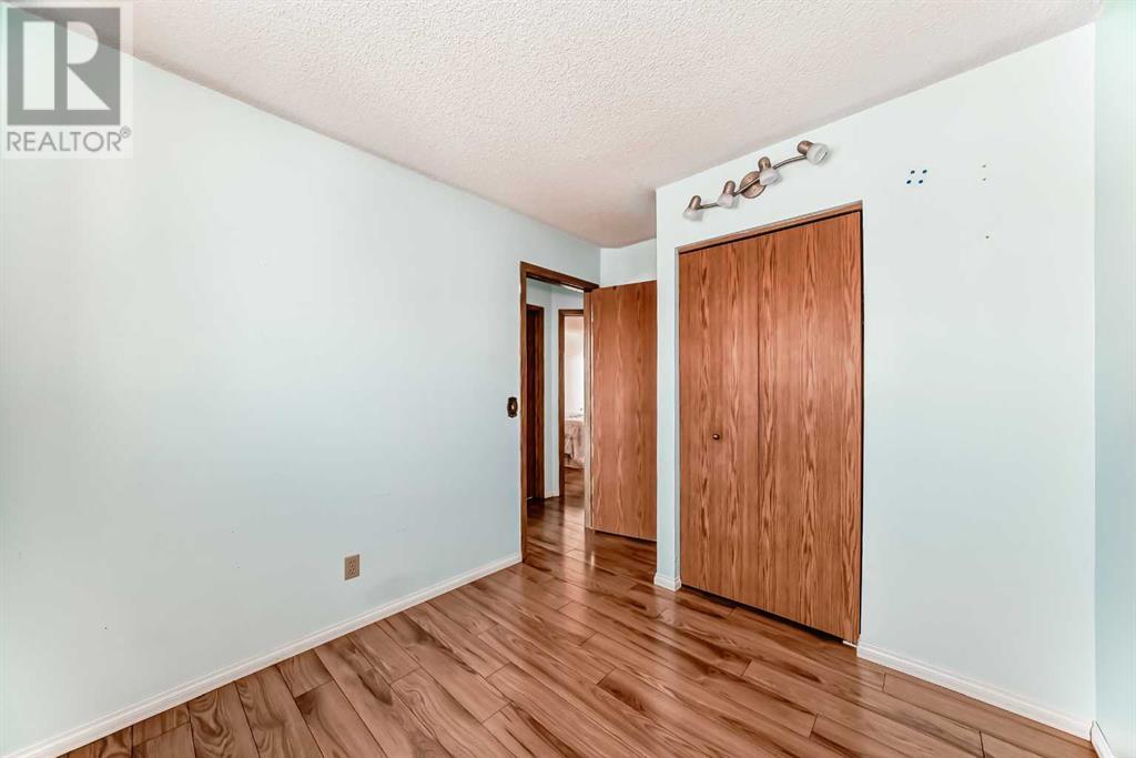 Single Family House for Sale in  Applewood Drive SE Applewood Park Calgary 