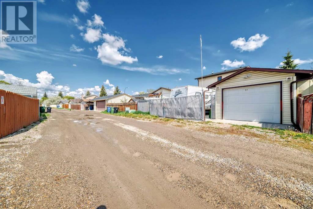Single Family House for Sale in  Applewood Drive SE Applewood Park Calgary 