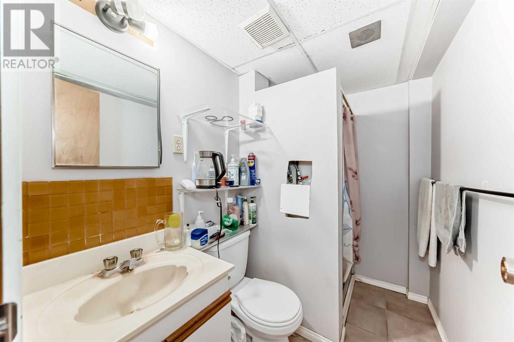 Single Family House for Sale in  Applewood Drive SE Applewood Park Calgary 