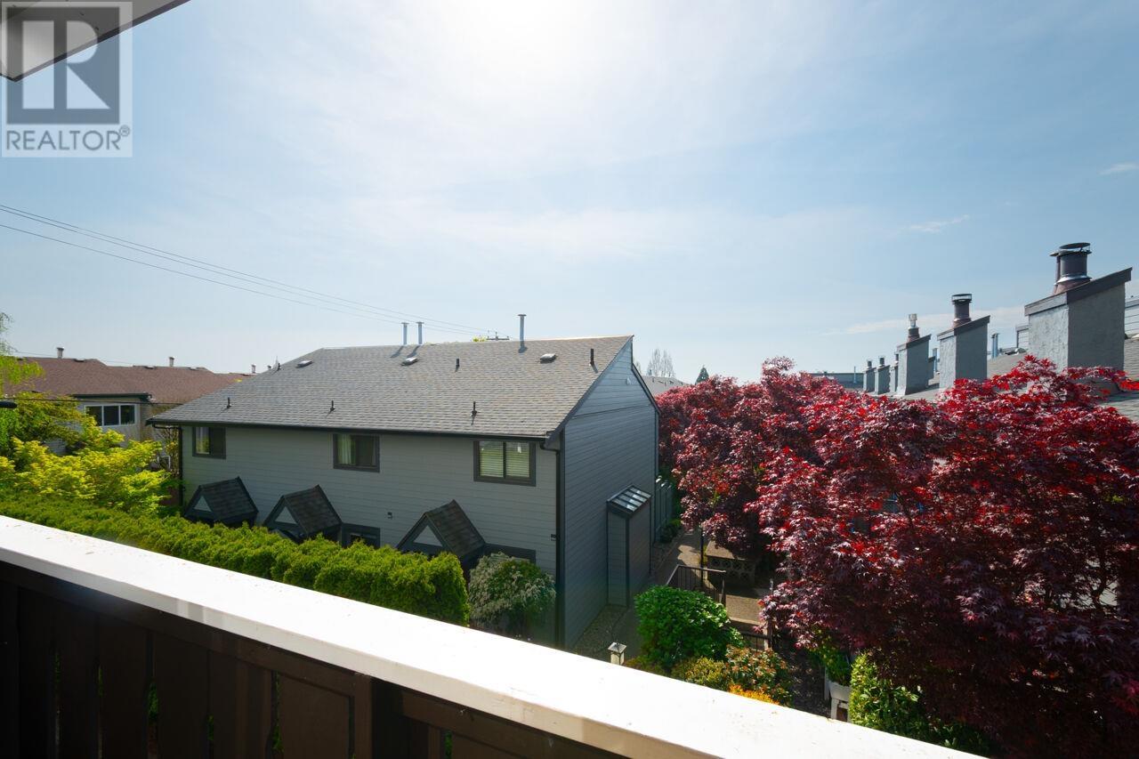 Photo 10 of 114 1345 Chesterfield Avenue, North Vancouver BC