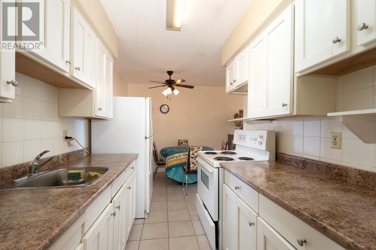 Photo 15 of 114 1345 Chesterfield Avenue, North Vancouver BC