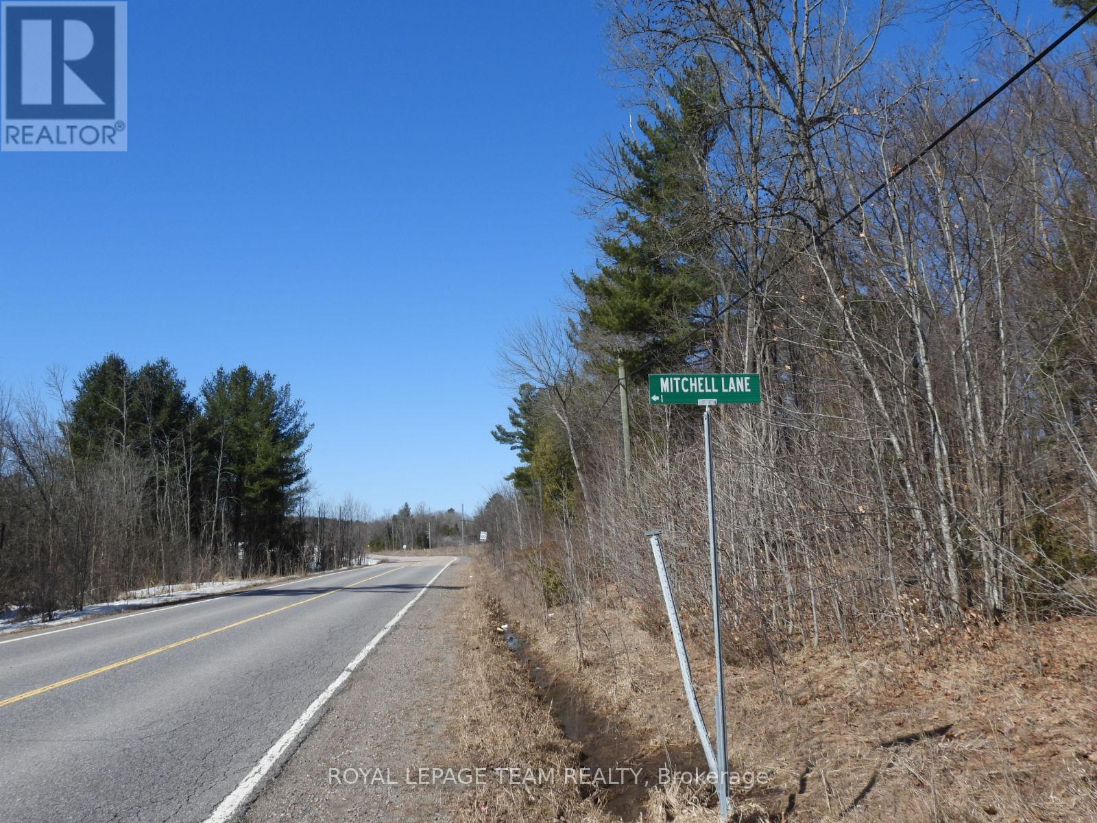 Photo 10 of 112 Mitchell Lane, Mcnab Braeside ON