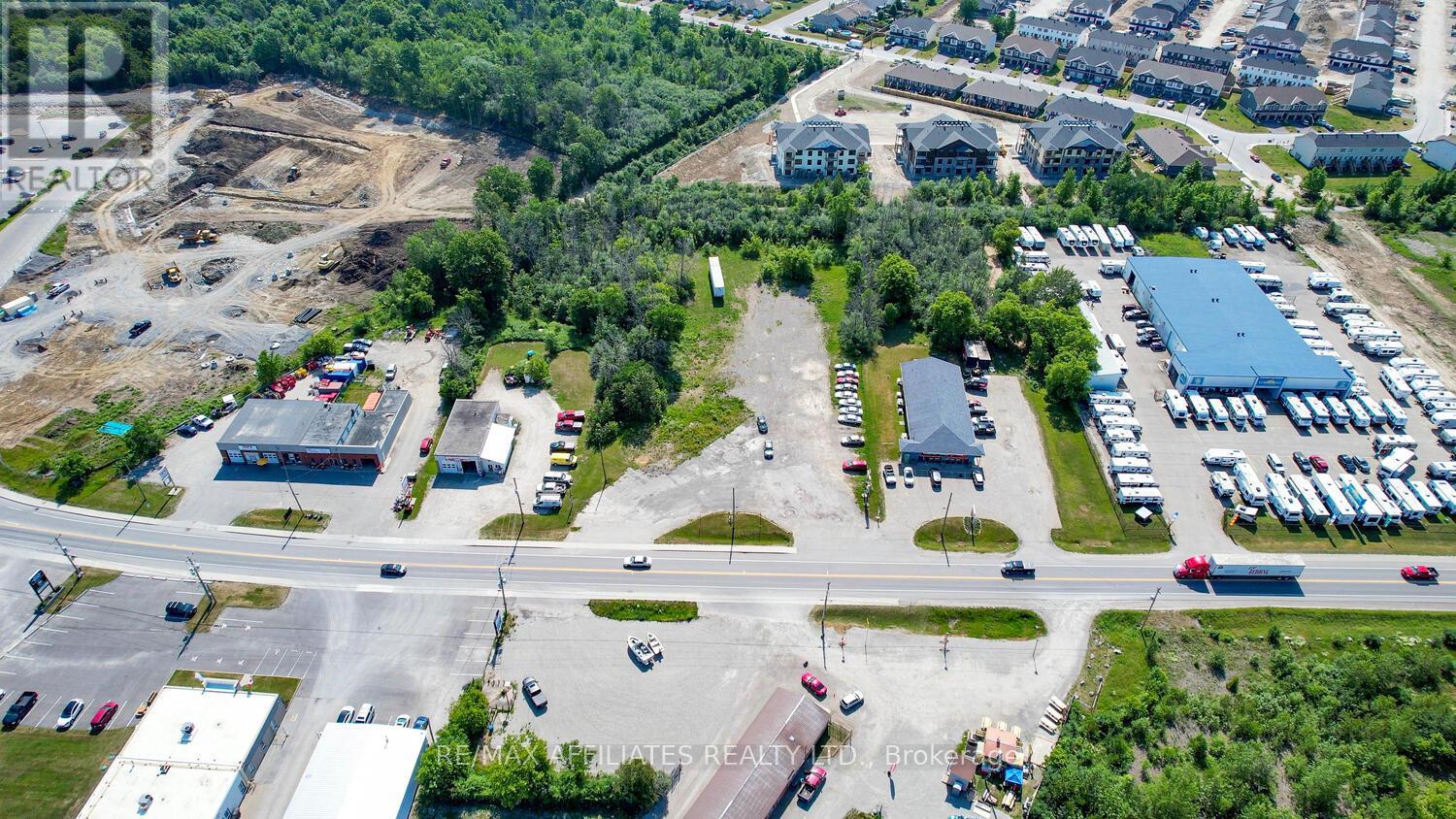 Photo 3 of 153 Lombard Street, Smiths Falls ON