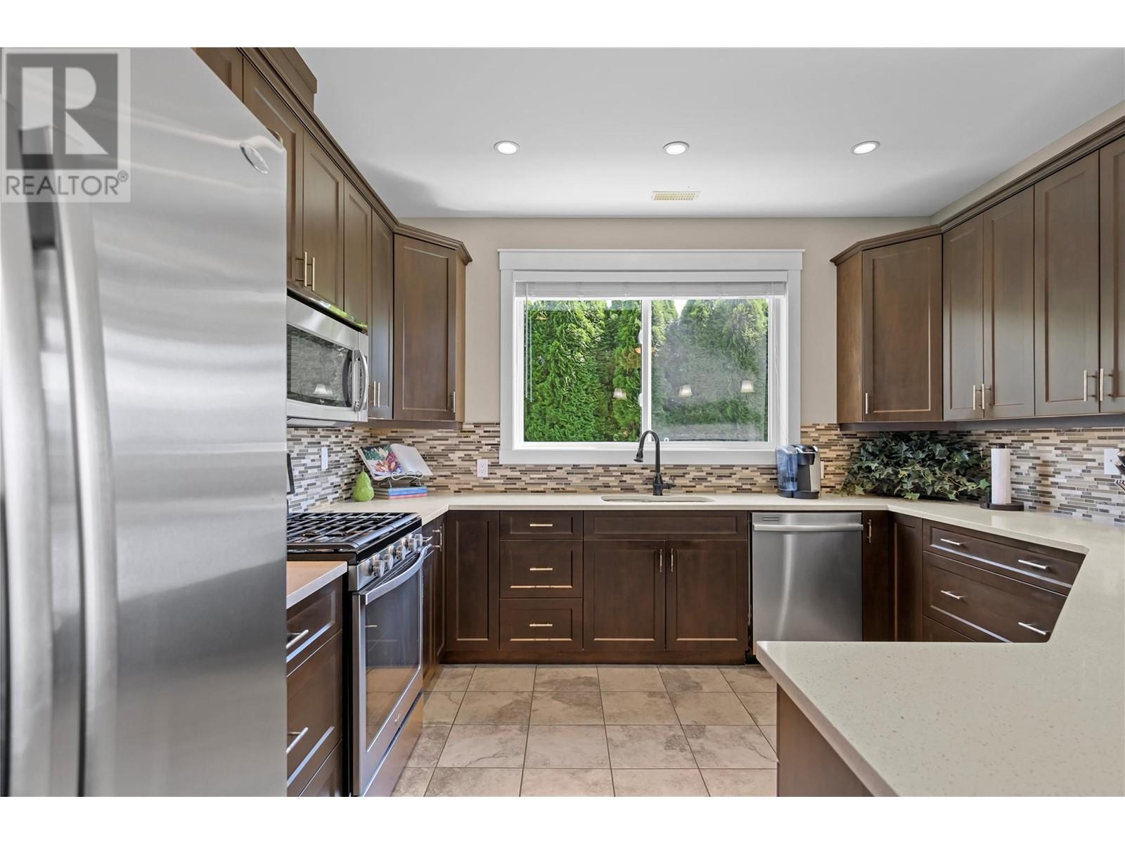  2602 Lake Breeze Court, Lake Country