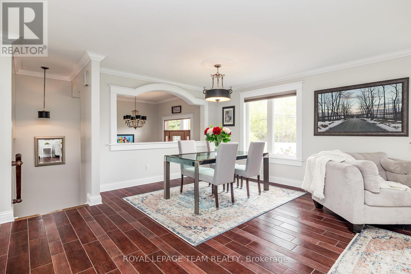 Photo 8 of 318 Broadway Street W, Merrickvillewolford ON