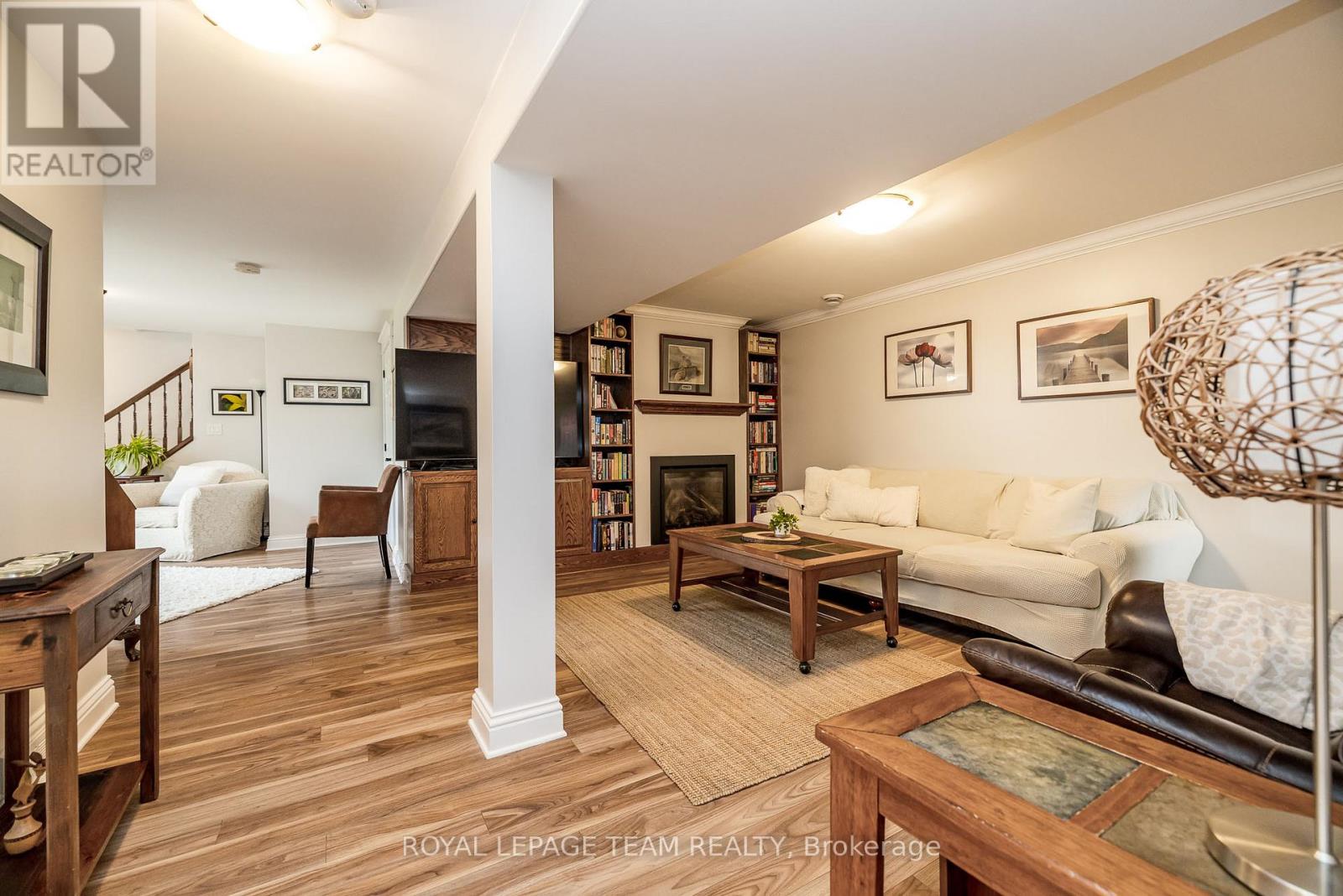 Photo 10 of 318 Broadway Street W, Merrickvillewolford ON