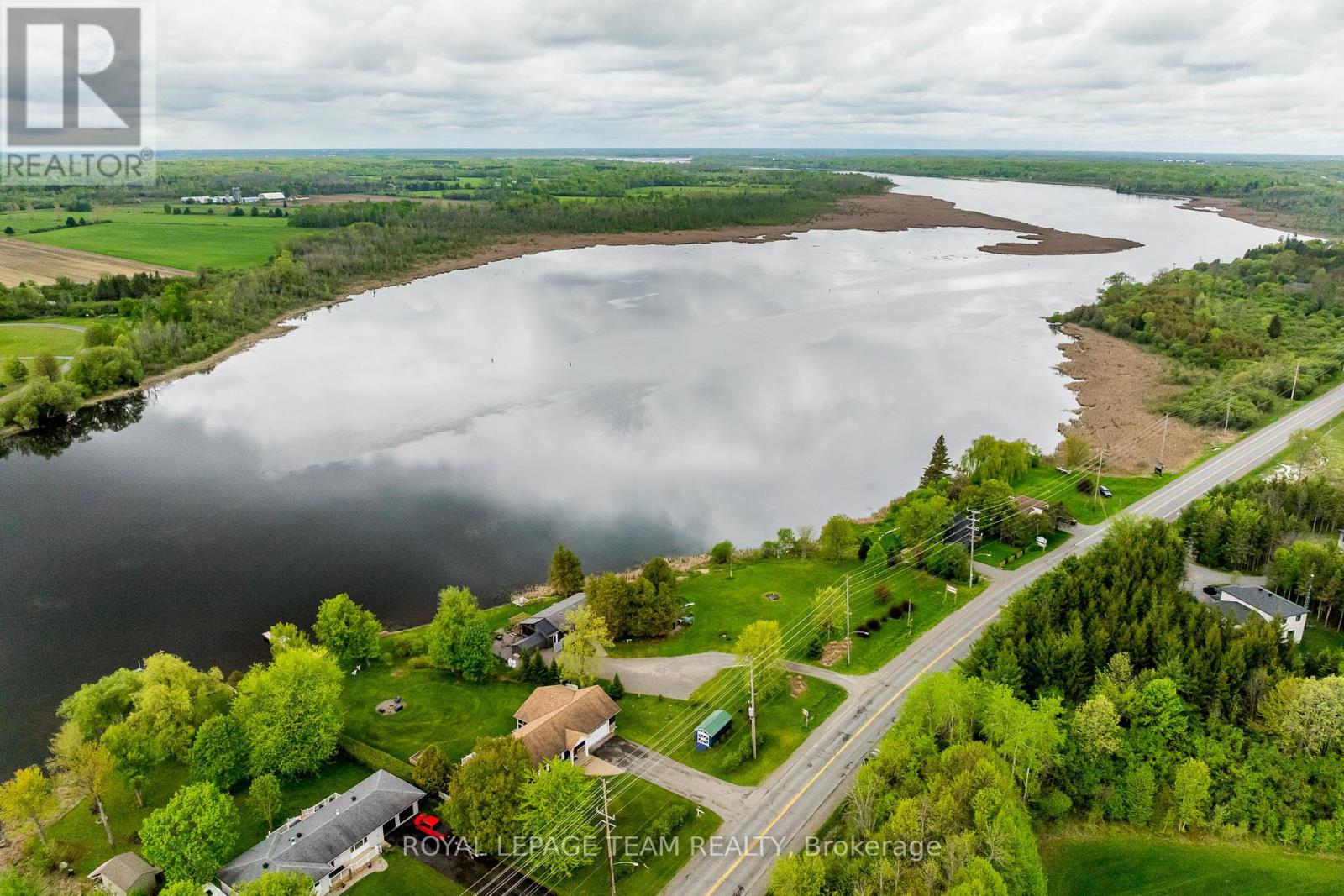 Photo 32 of 318 Broadway Street W, Merrickvillewolford ON