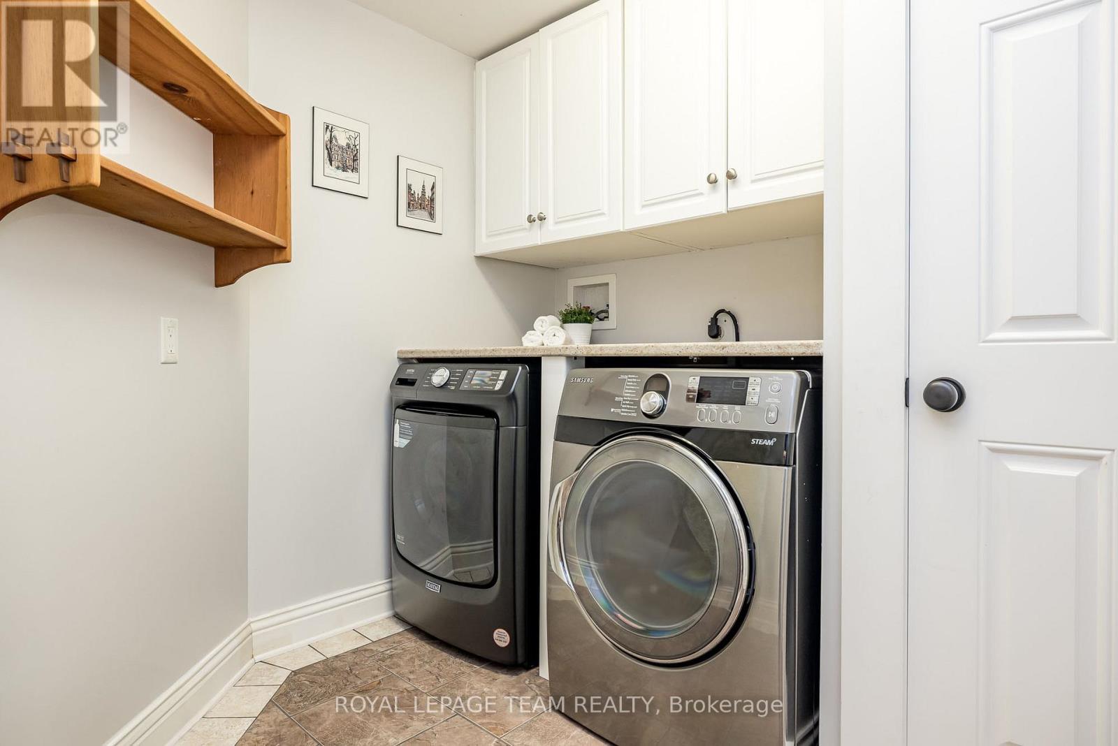Photo 34 of 318 Broadway Street W, Merrickvillewolford ON