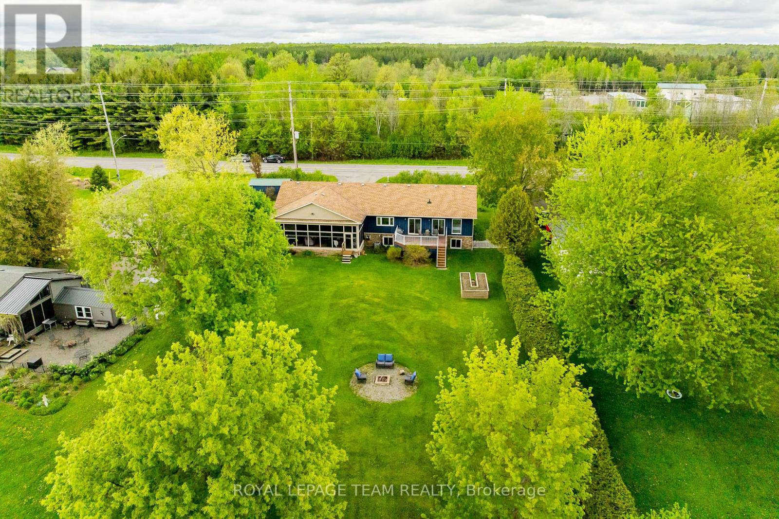Photo 11 of 318 Broadway Street W, Merrickvillewolford ON