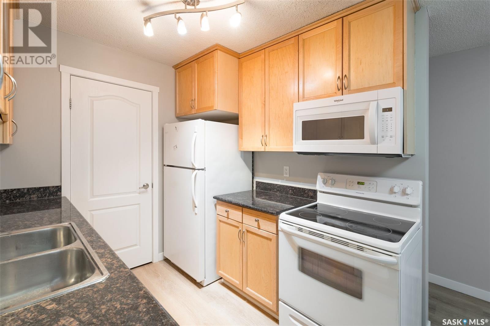 Single Family House Low rise for Sale in B  McKercher DRIVE Saskatoon 