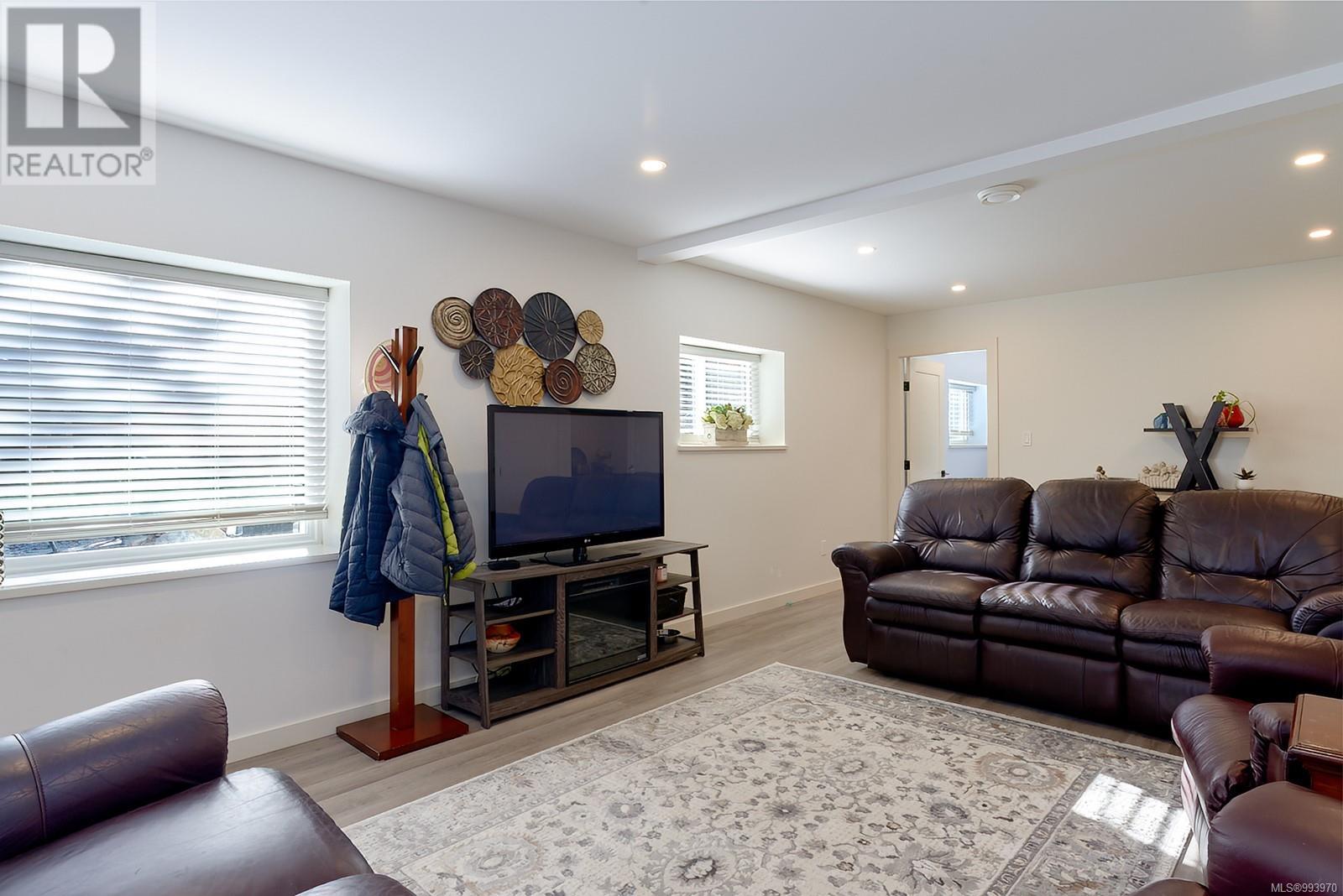 Photo 18 of 167 Bayridge Pl, Bowser BC