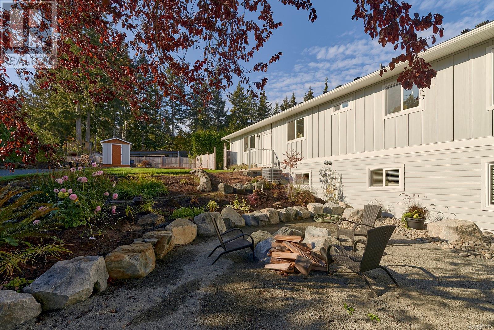 Photo 19 of 167 Bayridge Pl, Bowser BC