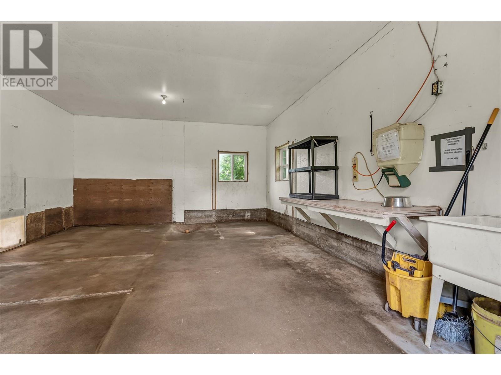 1167 Highway 3 - 48
