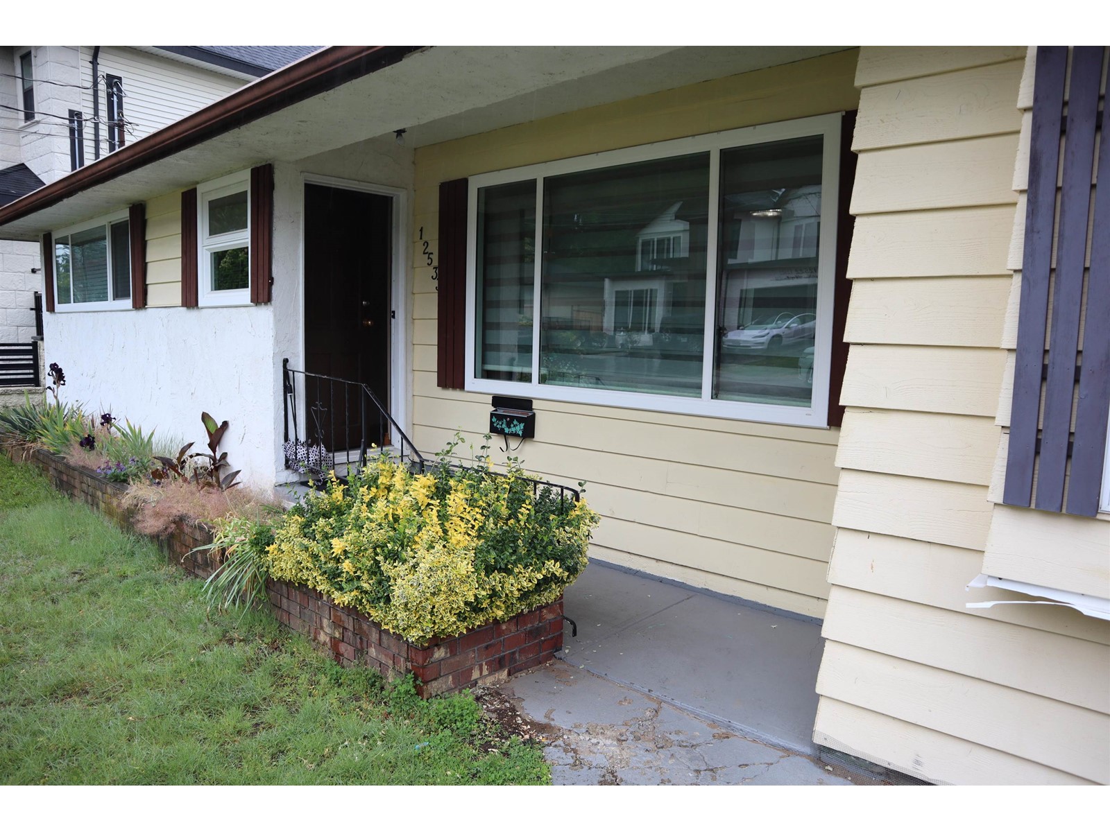 Photo 1 of 12533 99 A Avenue, Surrey BC