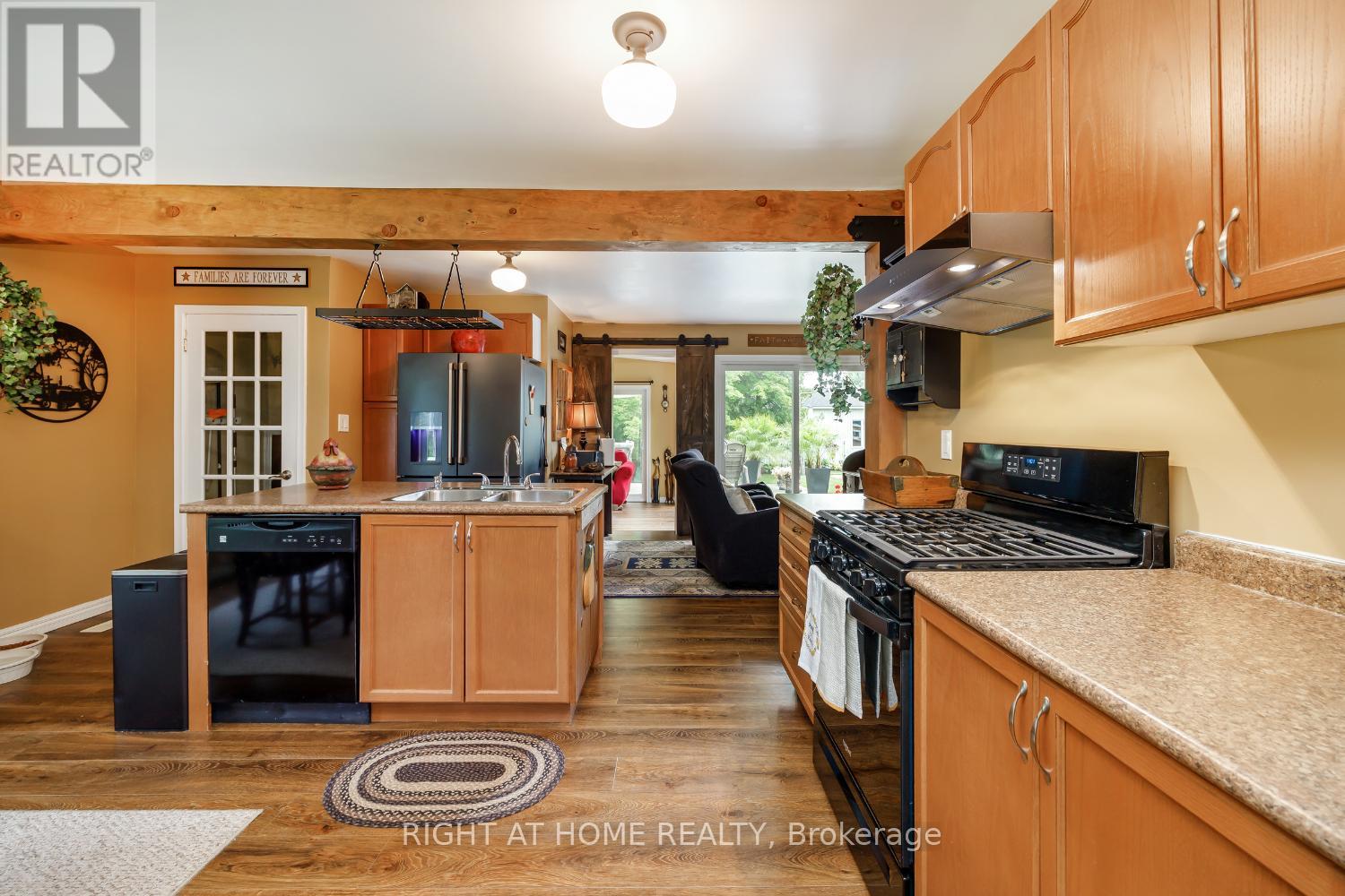Photo 11 of 141 Platten Boulevard, Scugog ON
