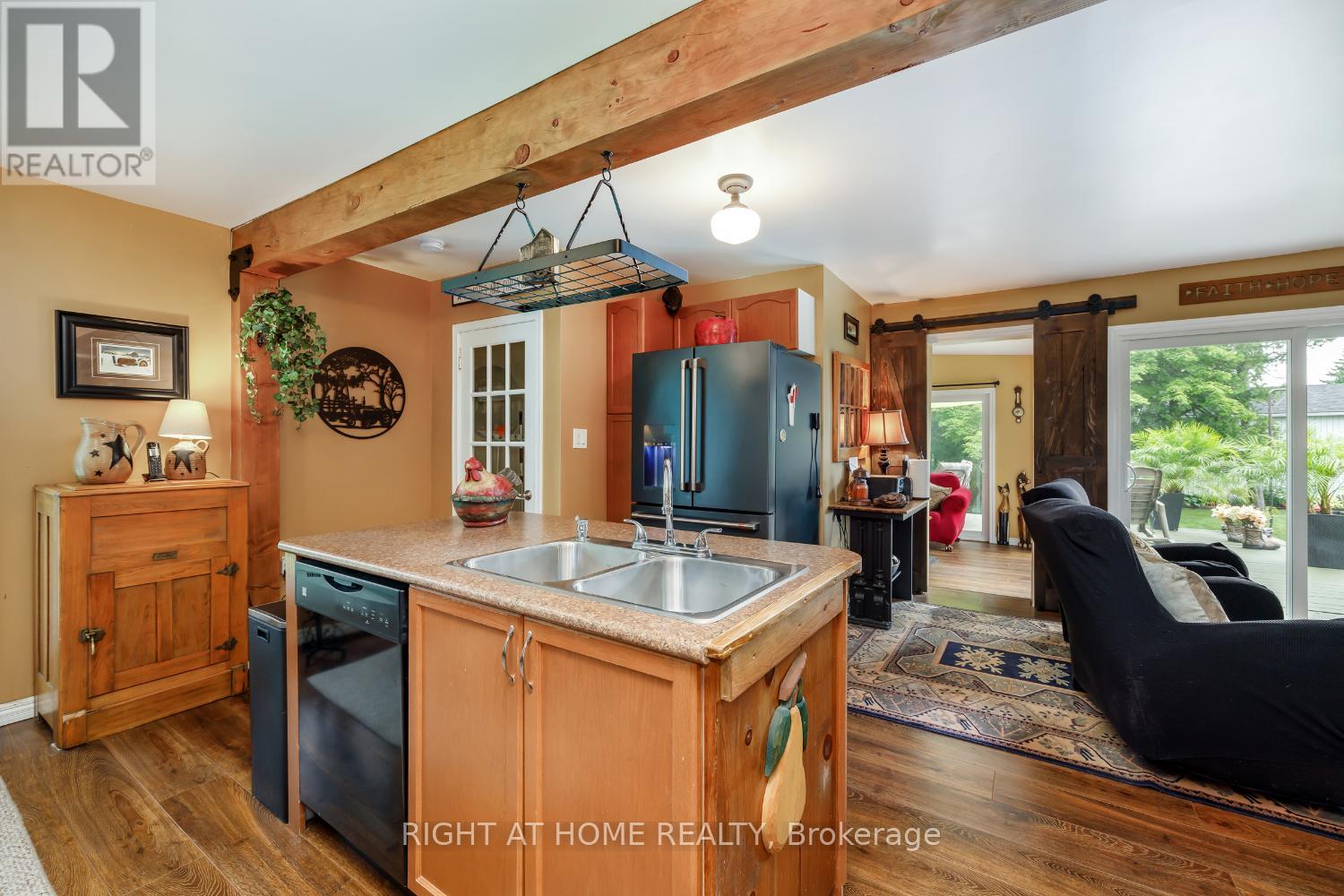 Photo 12 of 141 Platten Boulevard, Scugog ON