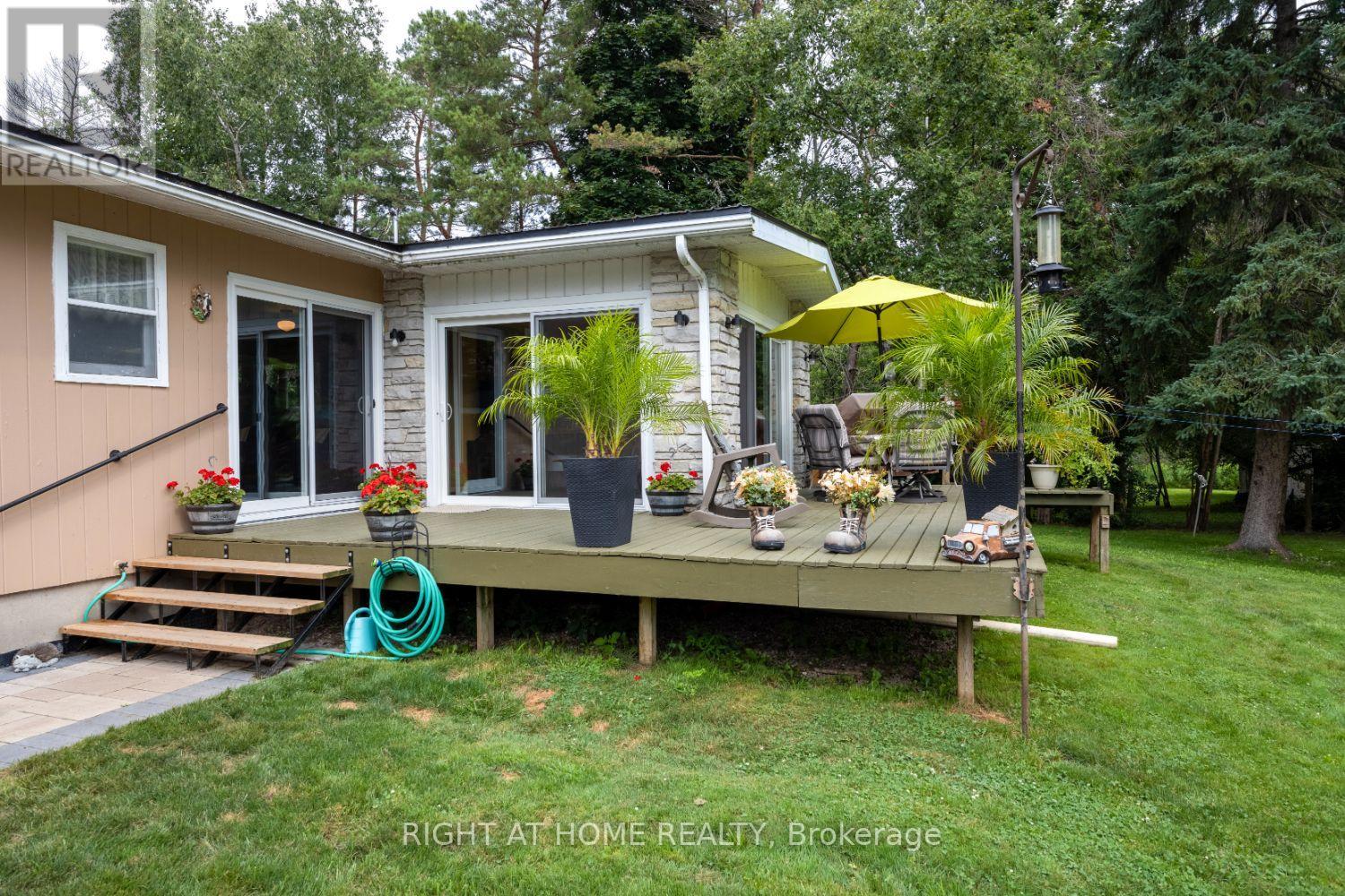 Photo 3 of 141 Platten Boulevard, Scugog ON