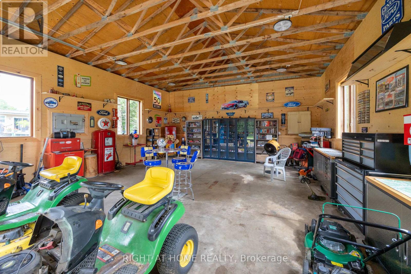 Photo 35 of 141 Platten Boulevard, Scugog ON
