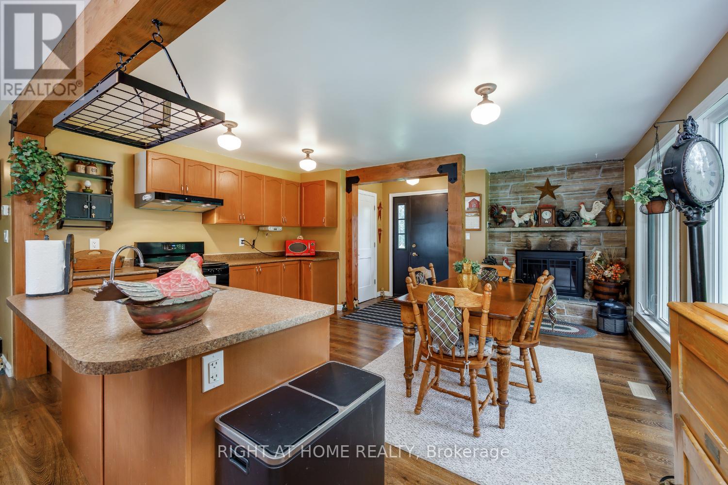Photo 9 of 141 Platten Boulevard, Scugog ON