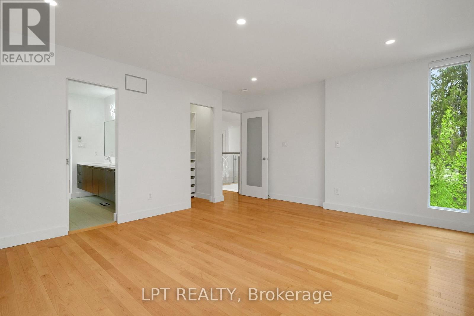 Photo 8 of 298 Crestview Road, Ottawa ON