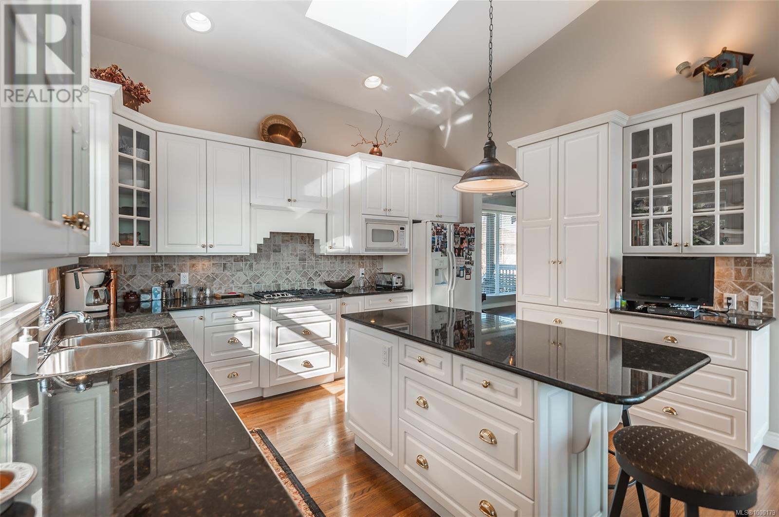 Photo 16 of 3748 Glen Oaks Dr, Nanaimo BC