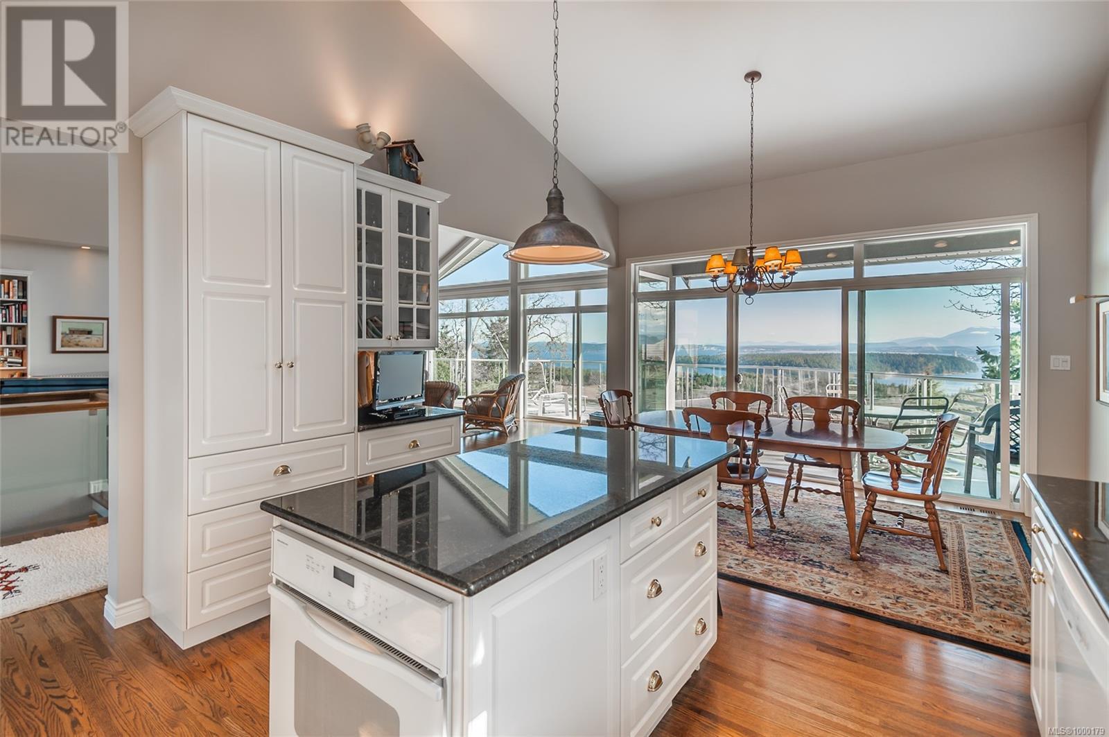 Photo 17 of 3748 Glen Oaks Dr, Nanaimo BC