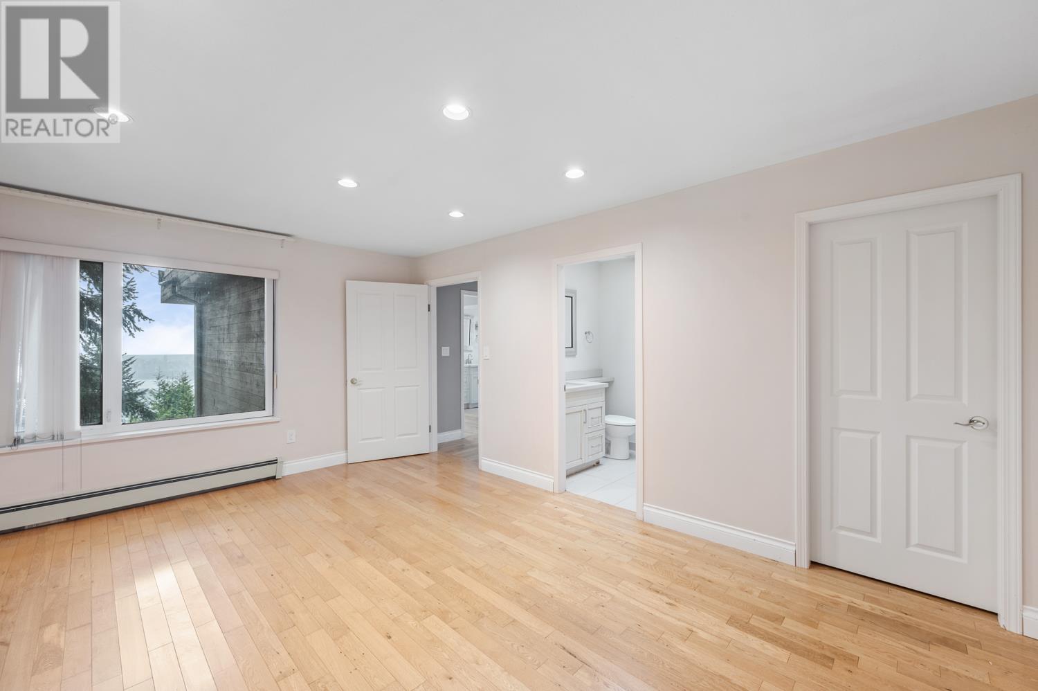 Photo 21 of 1151 Millstream Road, West Vancouver BC