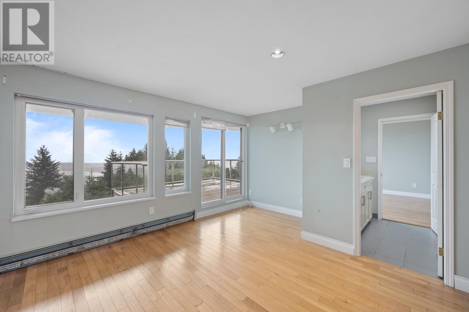 Photo 22 of 1151 Millstream Road, West Vancouver BC