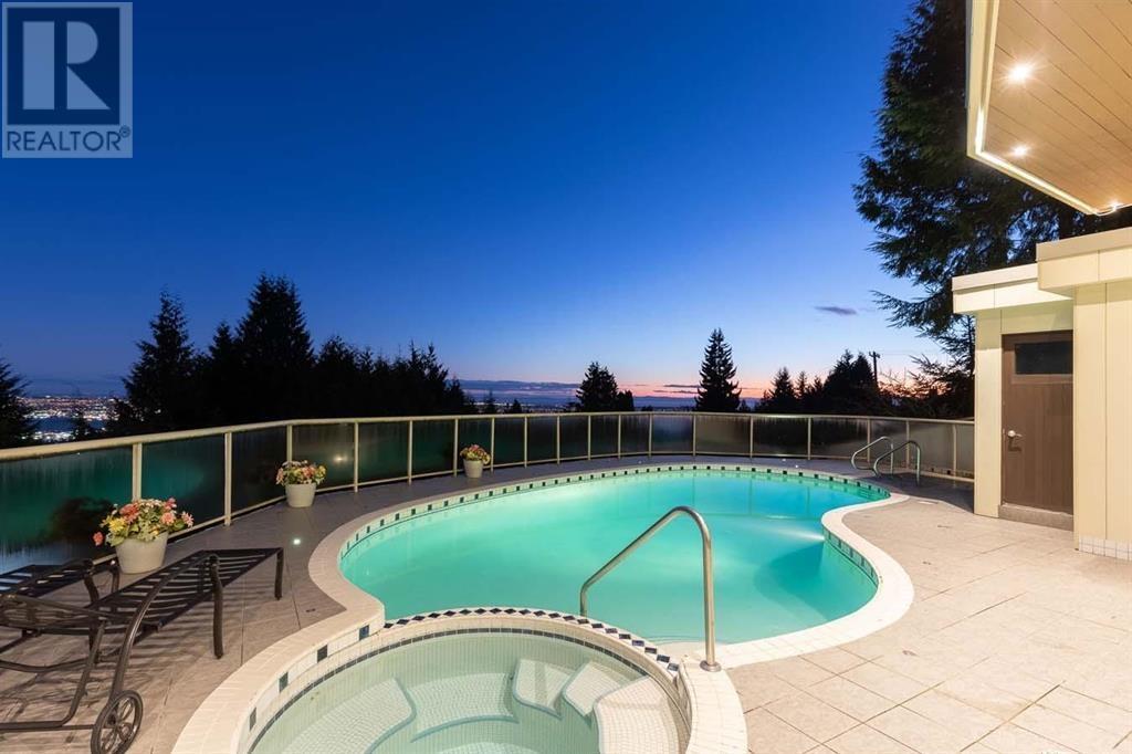 Photo 6 of 1151 Millstream Road, West Vancouver BC