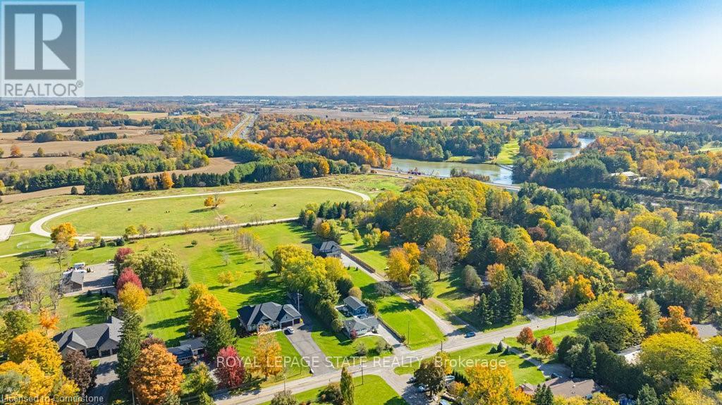 Photo 2 of 183 Sunnyridge Road, Hamilton ON