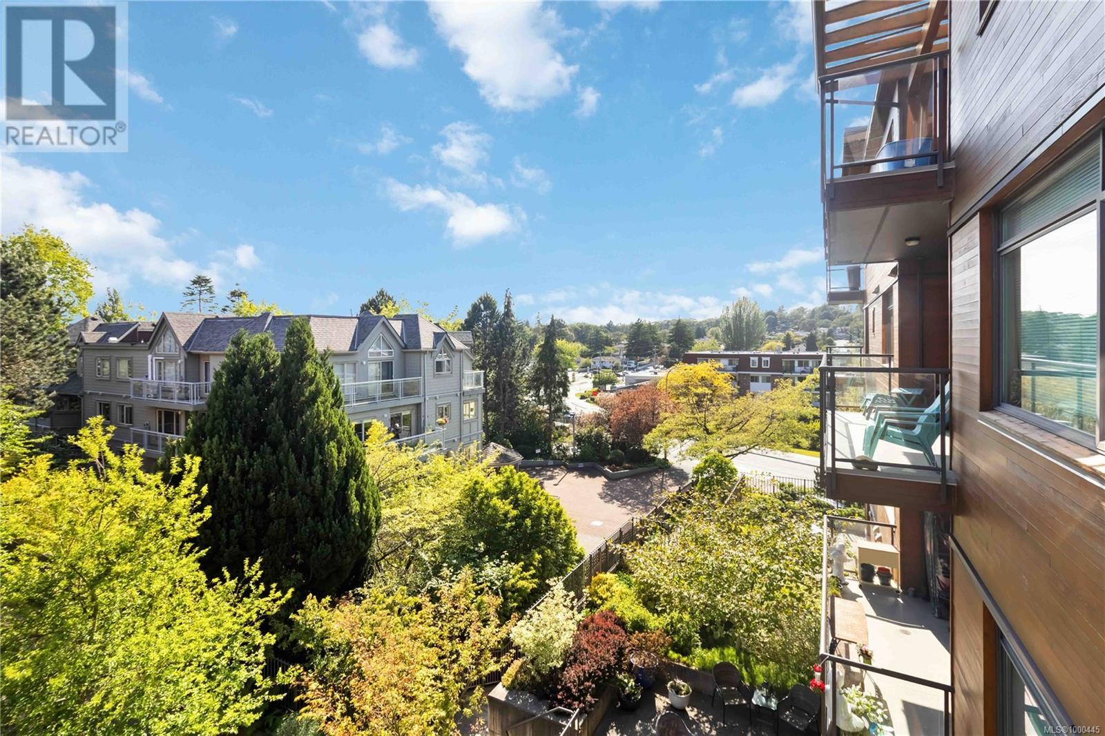 302 3614 Richmond Rd, Saanich