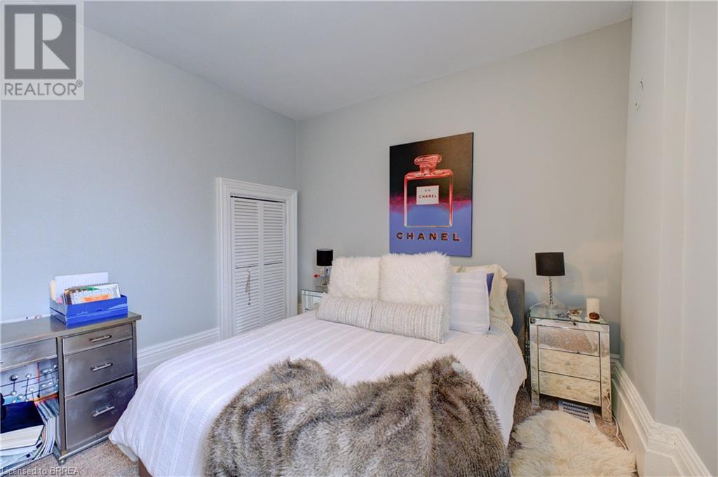 Photo 13 of 23 Lyons Avenue, Brantford ON