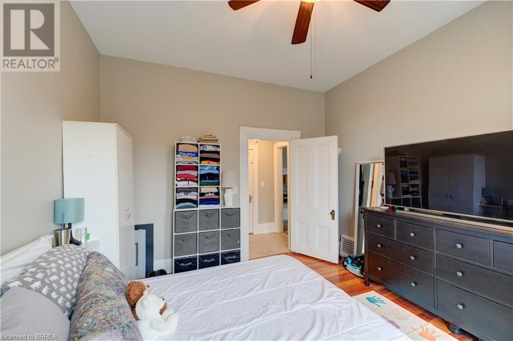 Photo 31 of 23 Lyons Avenue, Brantford ON