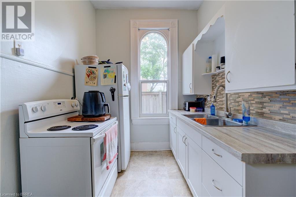 Photo 34 of 23 Lyons Avenue, Brantford ON