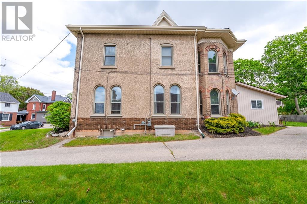 Photo 41 of 23 Lyons Avenue, Brantford ON