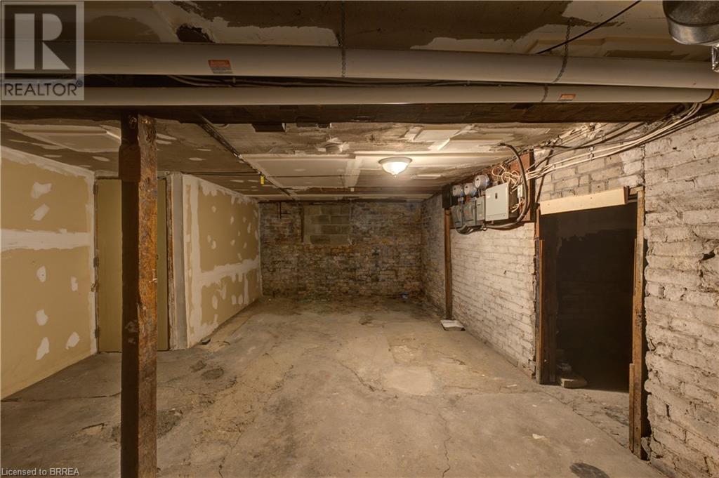 Photo 45 of 23 Lyons Avenue, Brantford ON