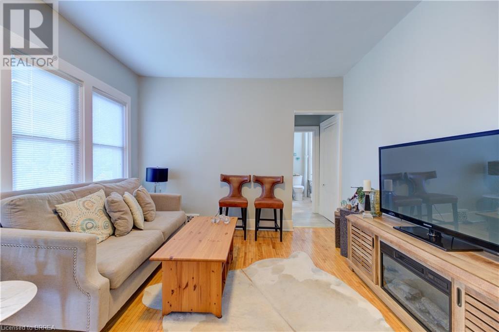 Photo 9 of 23 Lyons Avenue, Brantford ON
