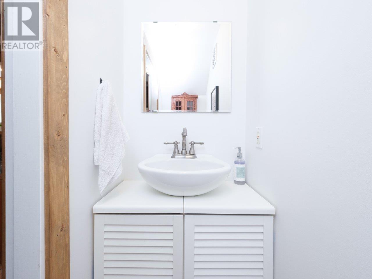 Photo 22 of 950 Ringwood Avenue, Vancouver BC