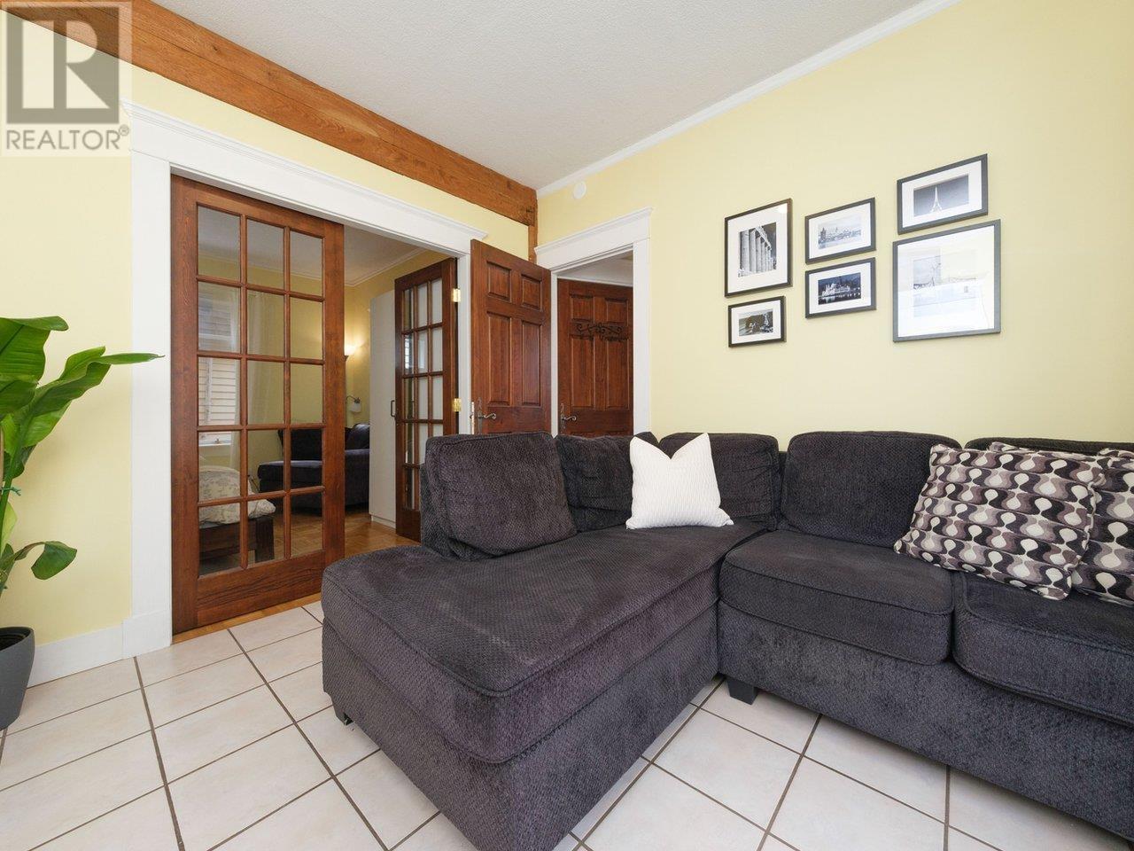 Photo 13 of 950 Ringwood Avenue, Vancouver BC