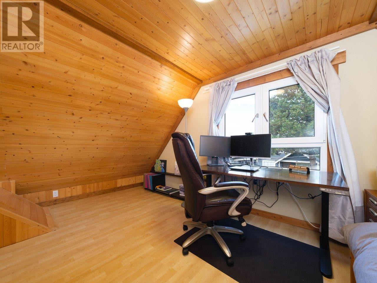 Photo 30 of 950 Ringwood Avenue, Vancouver BC