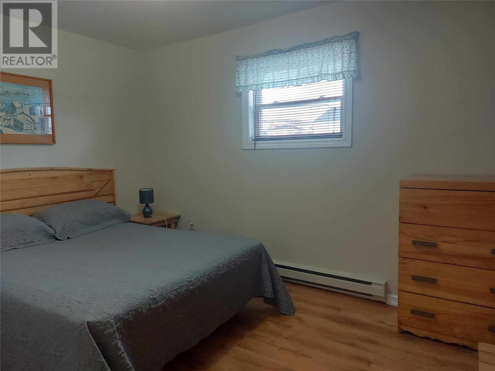 16 A/B and 18 Currie Avenue - 4