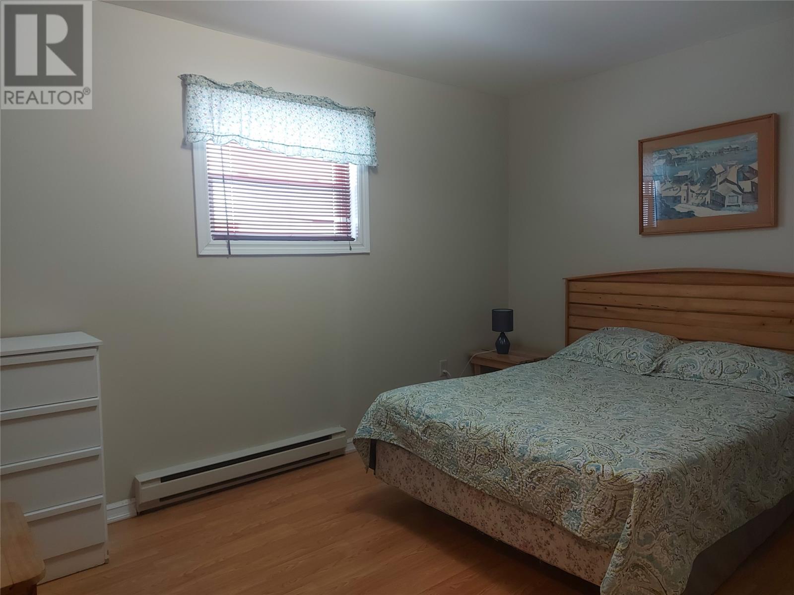 16 A/B and 18 Currie Avenue - 5