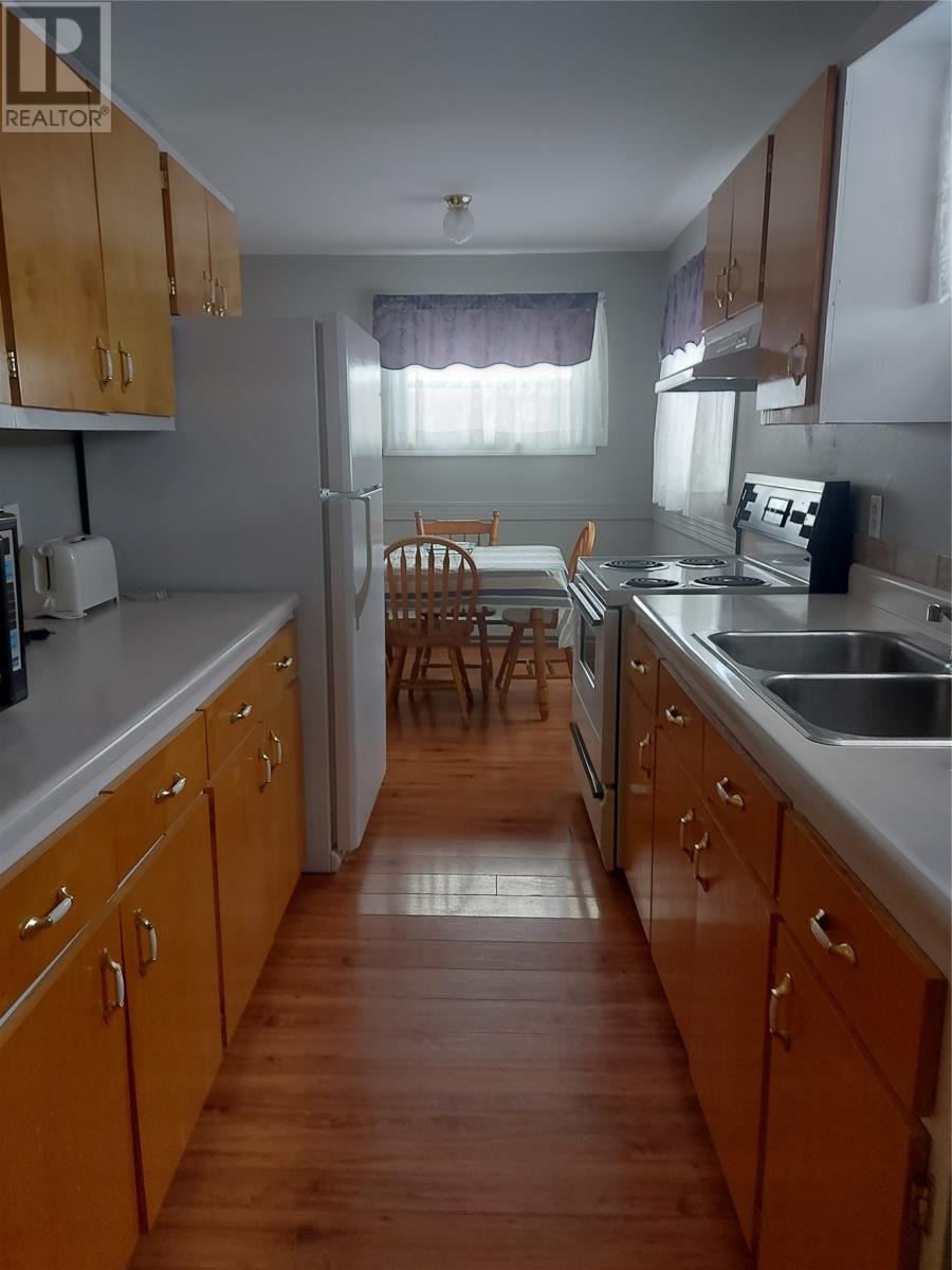 16 A/B and 18 Currie Avenue - 7