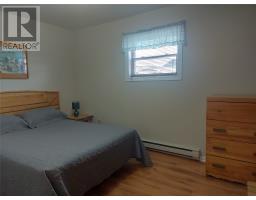Currie Avenue thumbnail 4