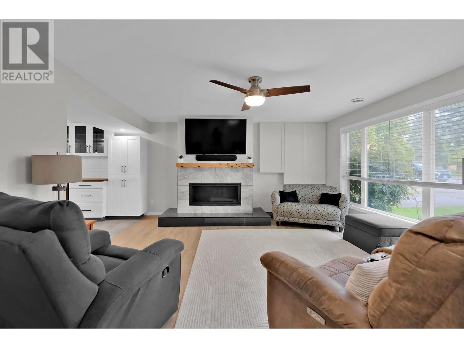  195 WATERFORD Avenue, Penticton