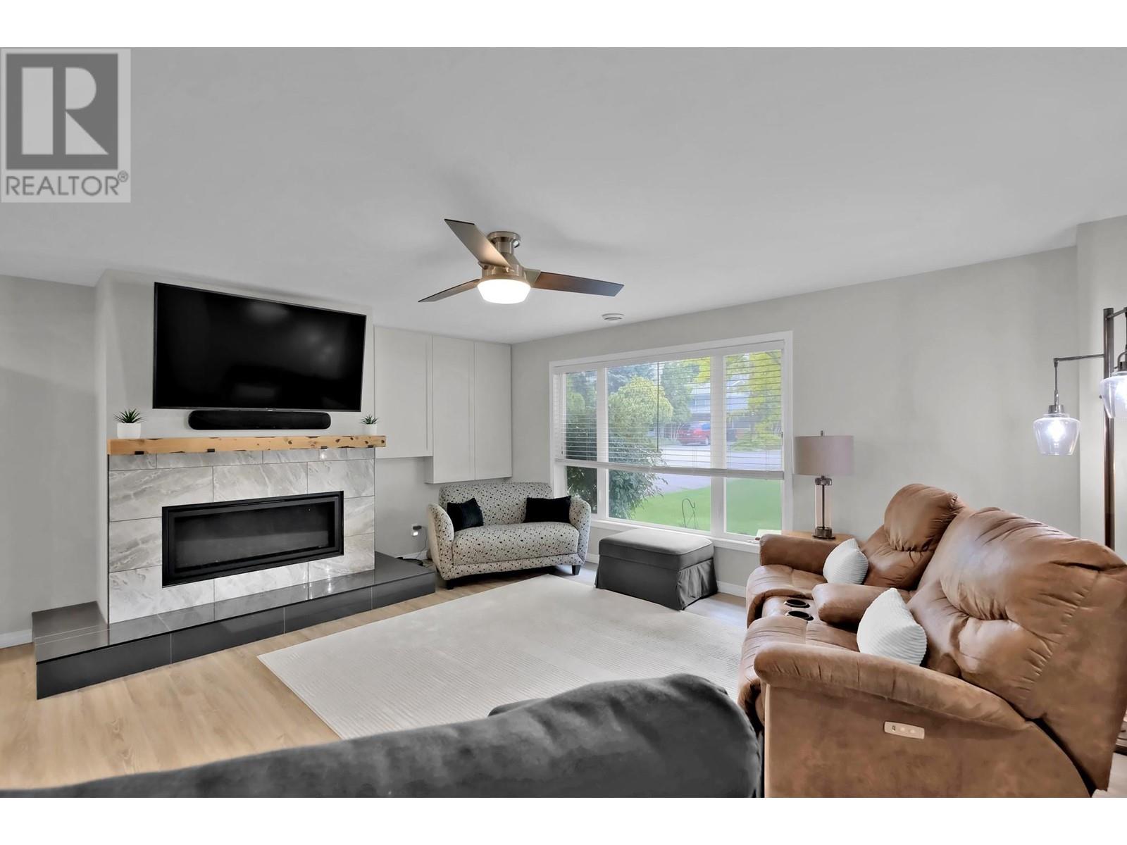  195 WATERFORD Avenue, Penticton