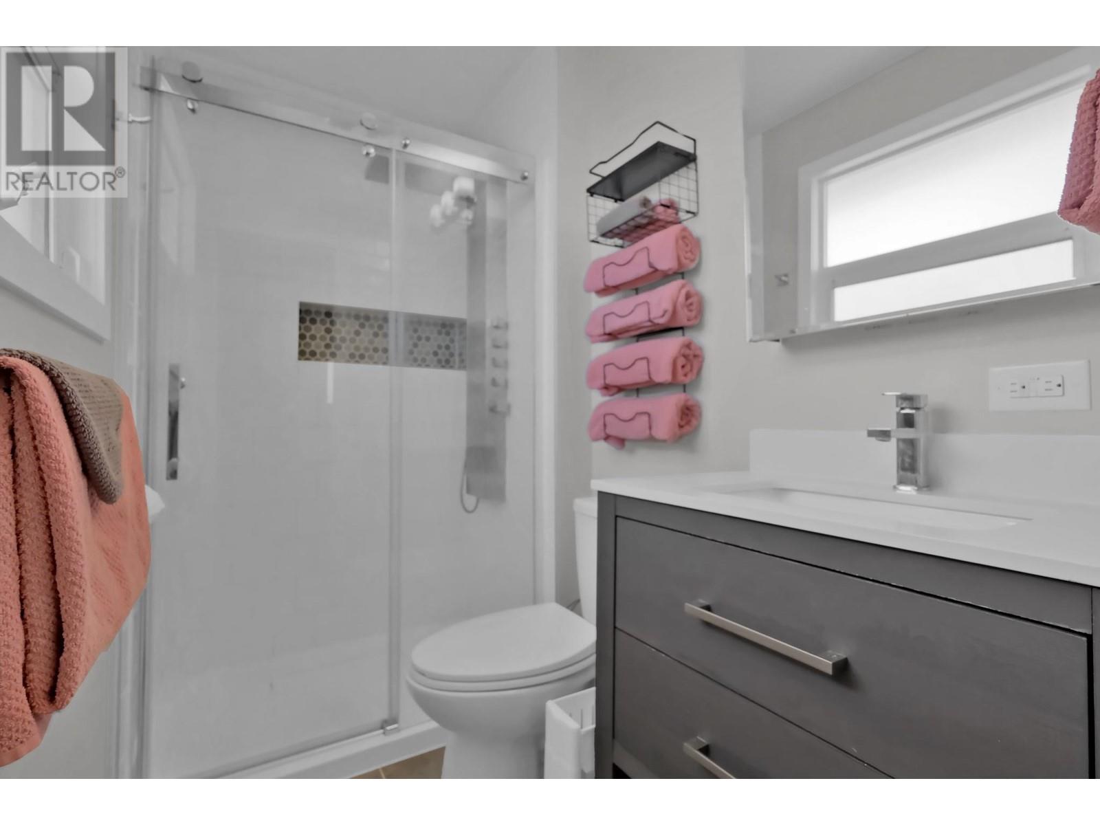  195 WATERFORD Avenue, Penticton