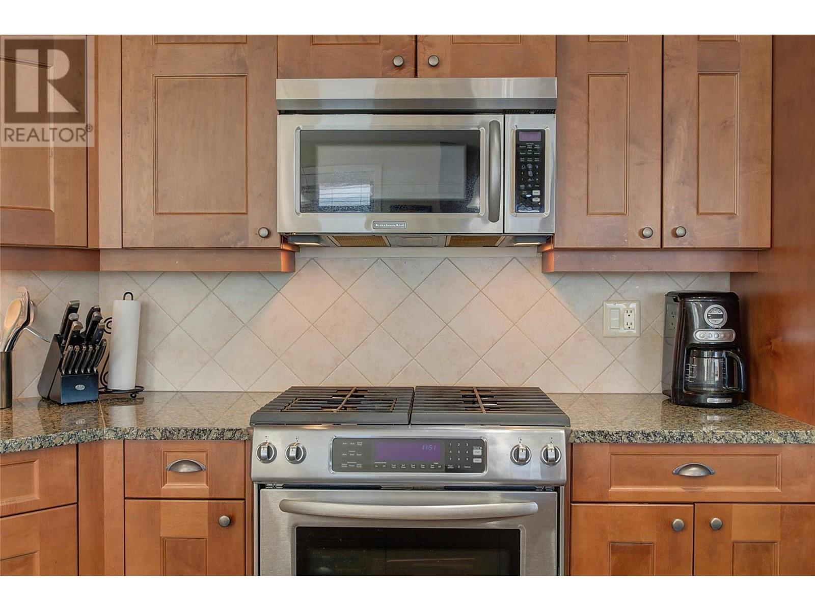 8308 4028 Pritchard Drive, West Kelowna